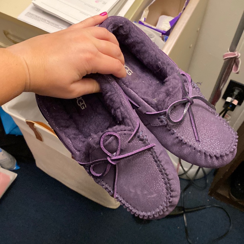 Hardly worn, like new, Dakota shimmer ugg slipper